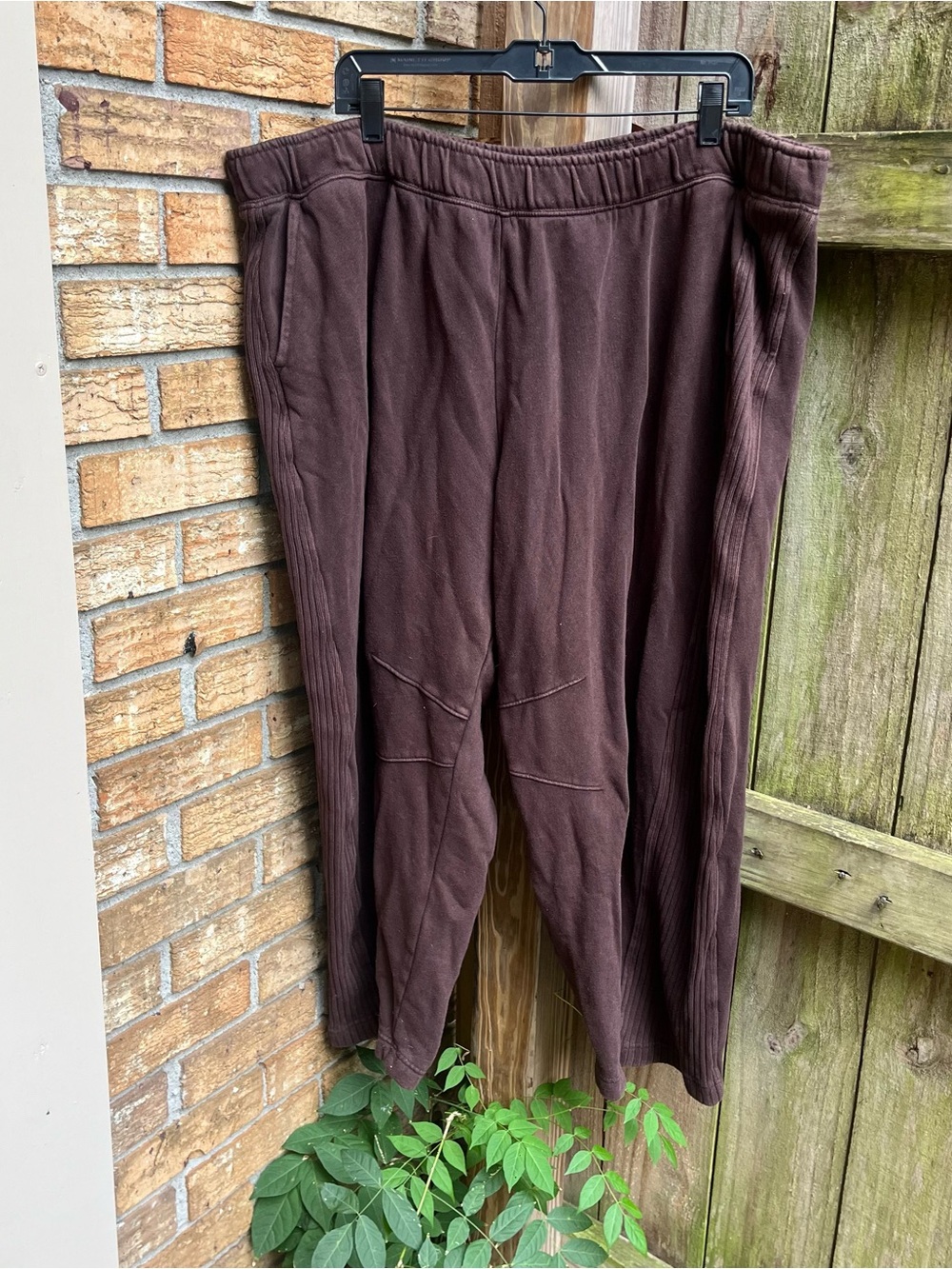 Aerie Barrel Leg Sweatpants in Dark Brown